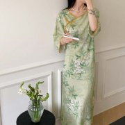 盘扣立领古典旗袍